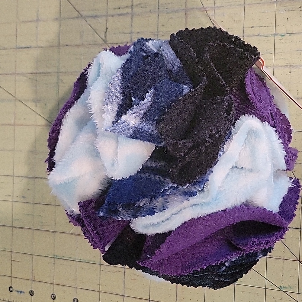 For Dogs Medium snuffle sniffer ball with blue and purple